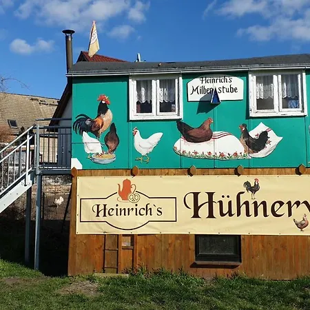 Campsite Heinrich's Schaeferwagen Milbenstube